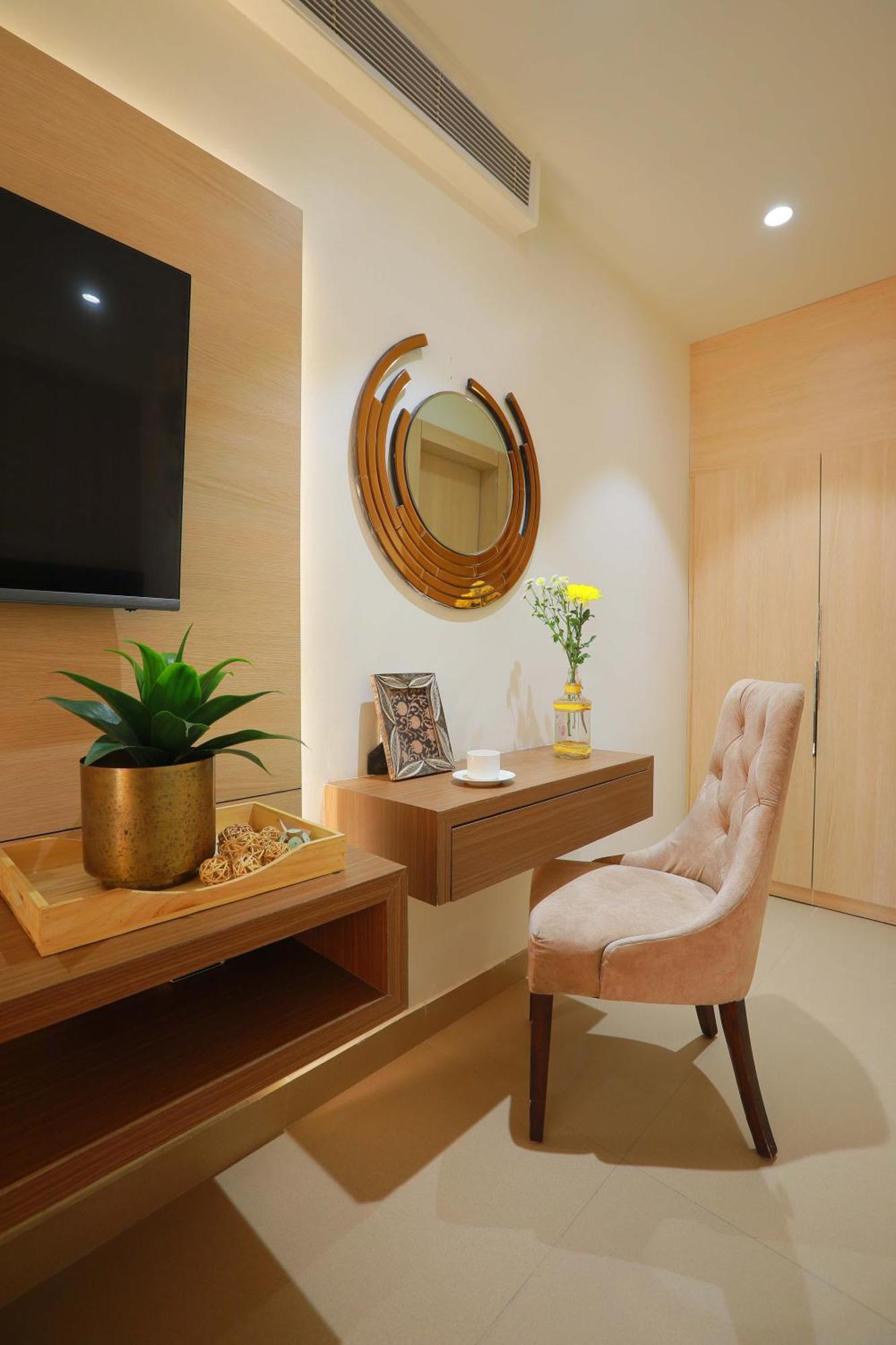 Hotel 16 Дели Экстерьер фото