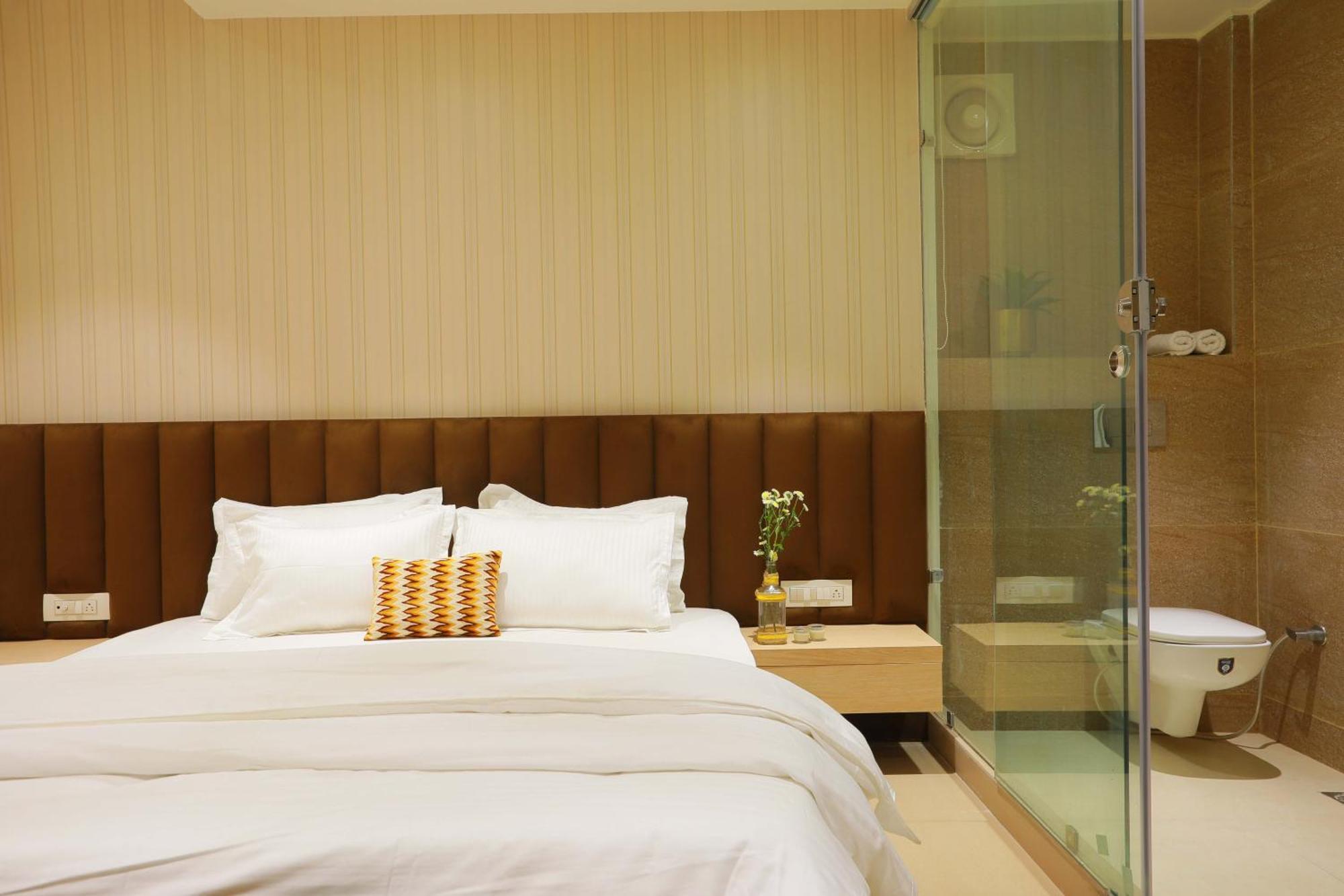 Hotel 16 Дели Экстерьер фото